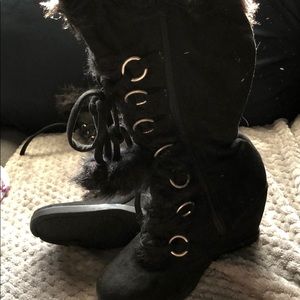 Black heel winter boots